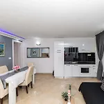 Feriehus Family Friendly House With A Swimming Pool Zecevo Rtic, - 10307 Rogoznica (Sibenik-Knin)