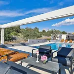 Feriehus Family Friendly House With A Swimming Pool Zecevo Rtic, - 10307 Rogoznica (Sibenik-Knin)