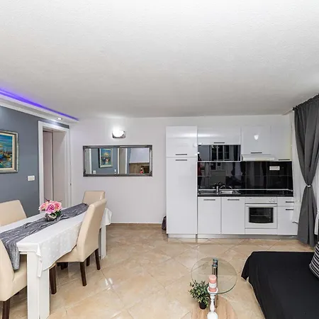 Tatil Evi Family Friendly House With A Swimming Pool Zecevo Rtic, - 10307 Rogoznica (Sibenik-Knin)